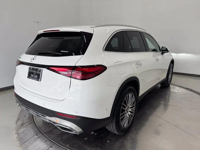Certified Used 2026 Polar White Mercedes-Benz GLC 300 image 32