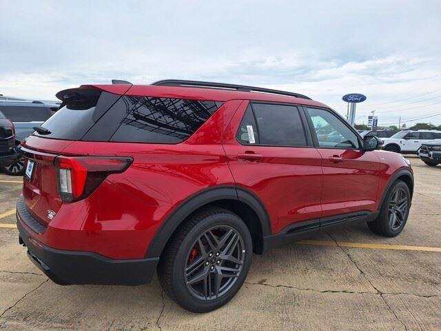 New 2026 Rapid Red Metallic Tinted Clearcoat Ford ST-Line image 5