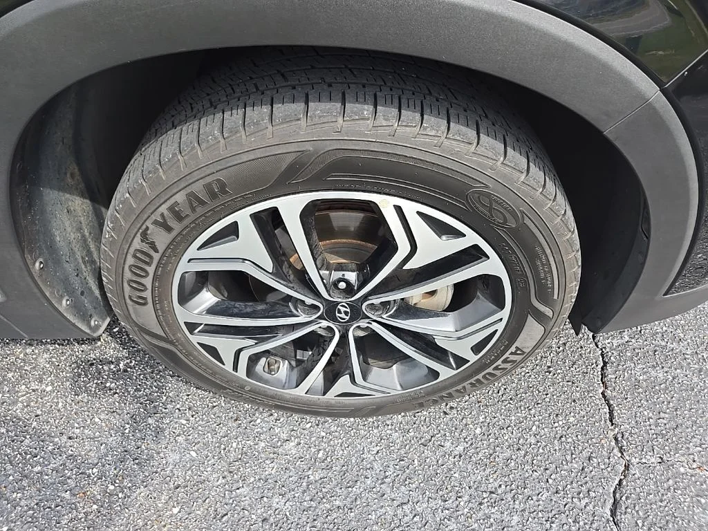 Used 2020 Black Hyundai SEL image 4