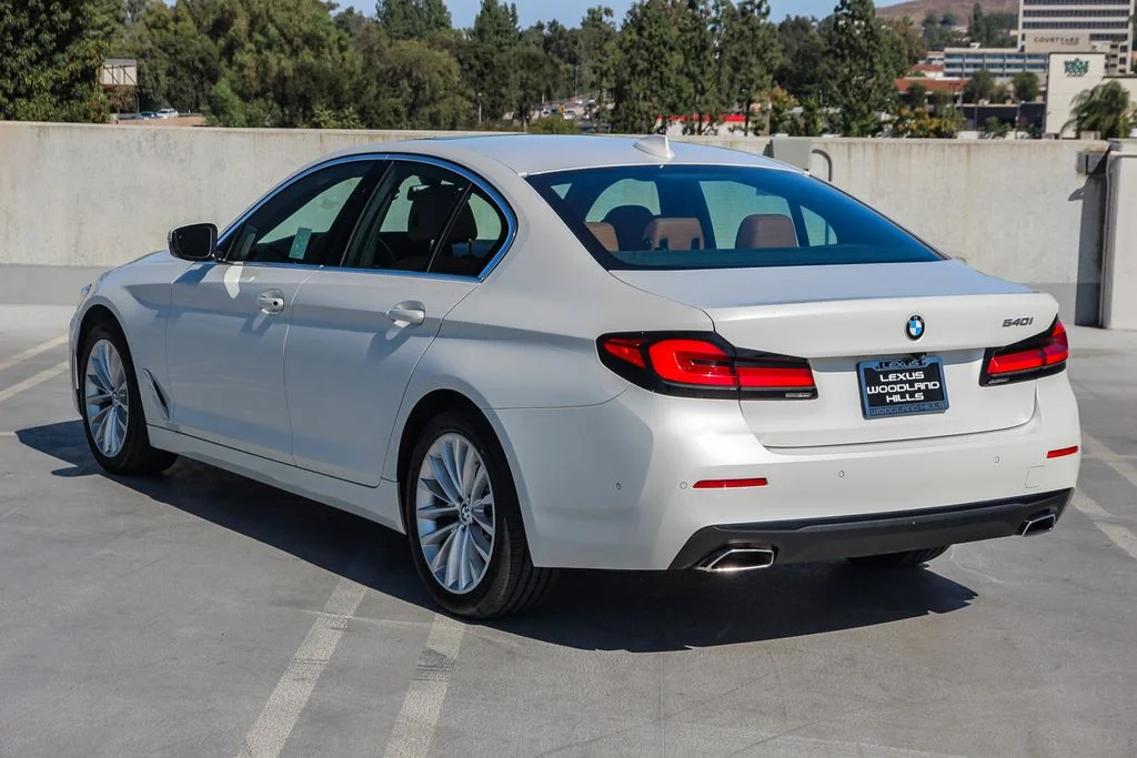 Used 2021 White BMW 540i image 6