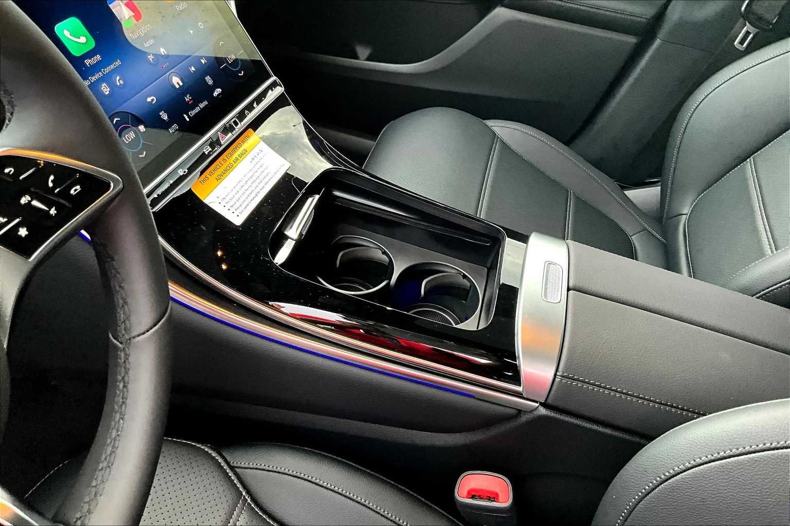 New 2026 Polar White Mercedes-Benz GLC 300 image 7