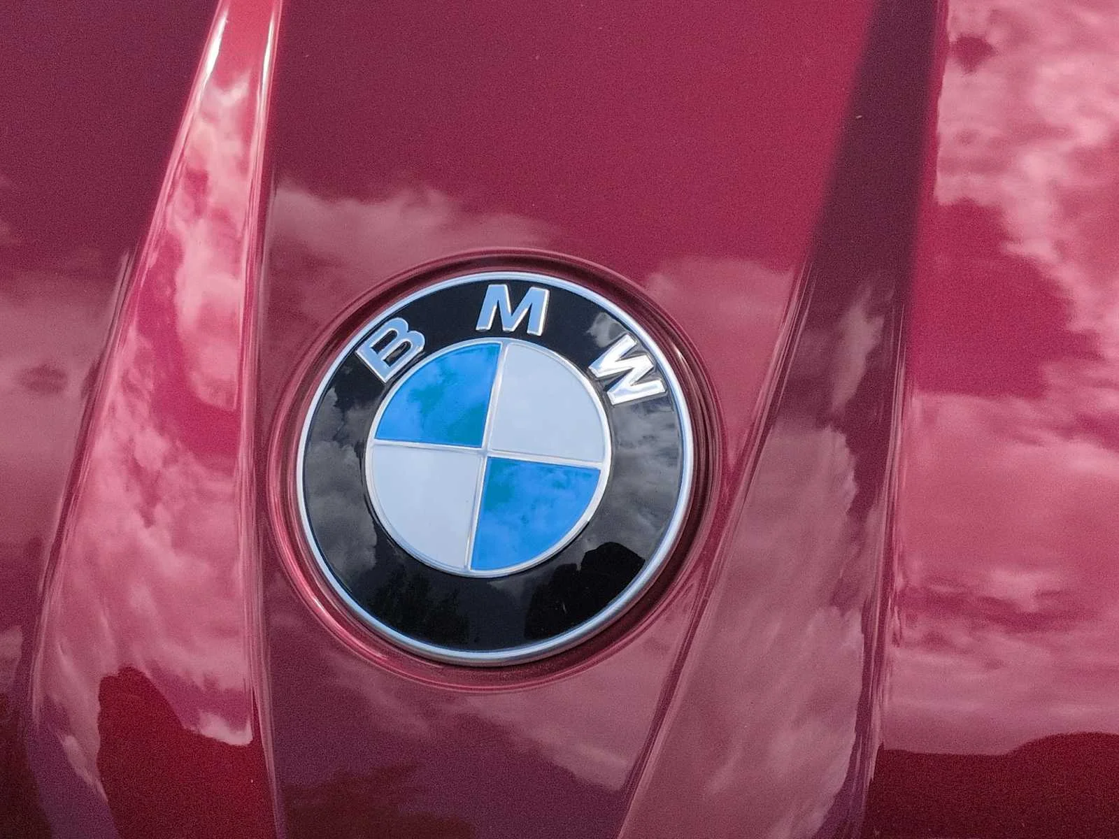 Certified Used 2025 Vegas Red Metallic BMW 30 xDrive image 11