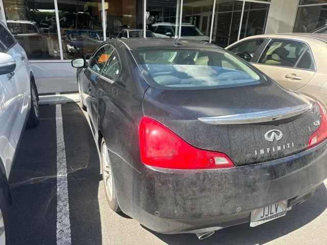 Used 2011 Black INFINITI Journey image 10