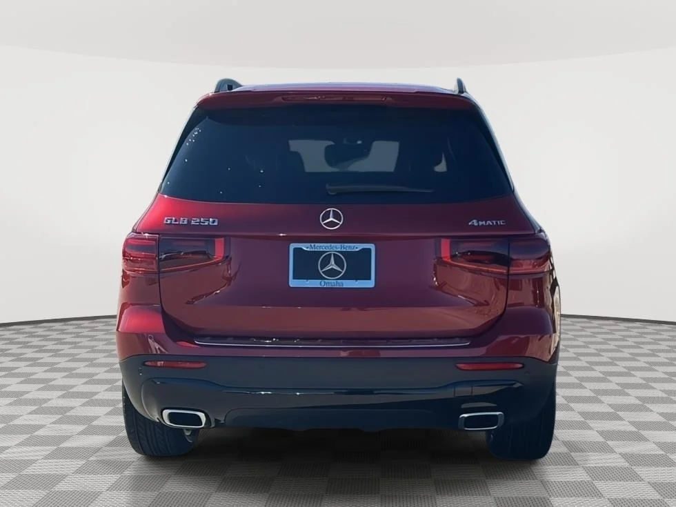 New 2025 MANUFAKTUR Patagonia Red Metallic Mercedes-Benz GLB 250 image 4