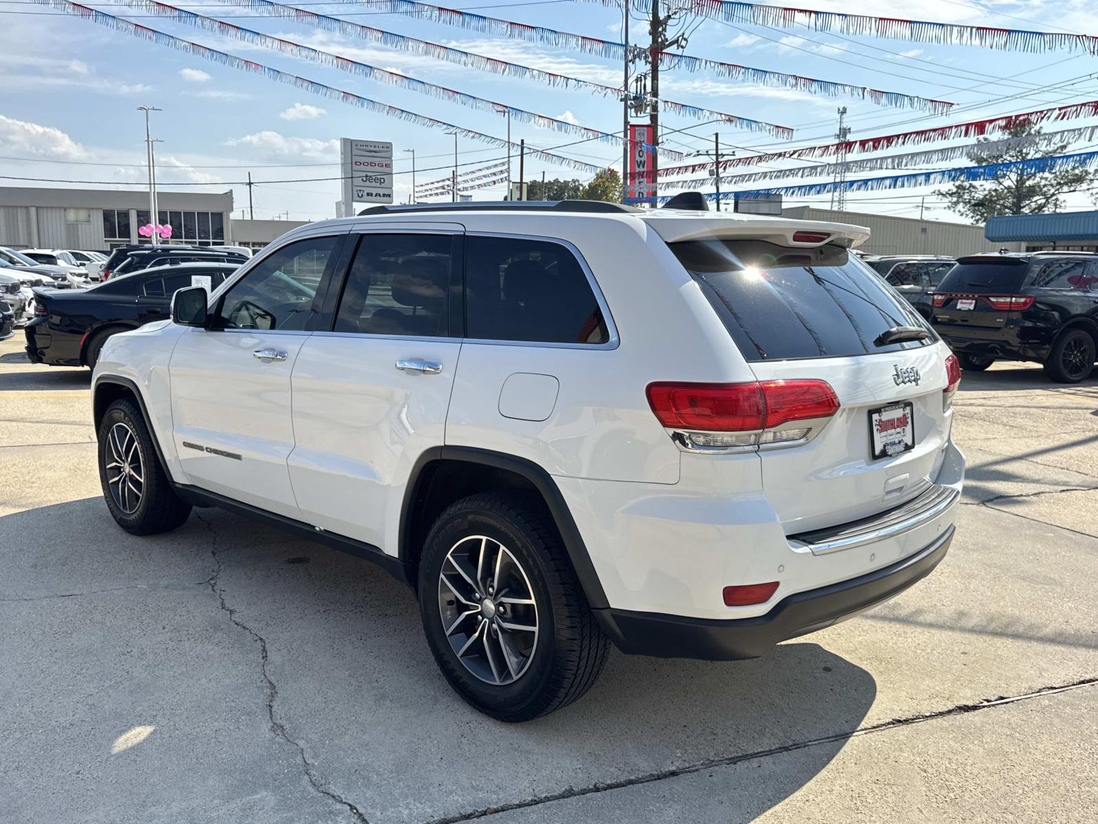 Used 2018 Bright White Clearcoat Jeep Limited image 5