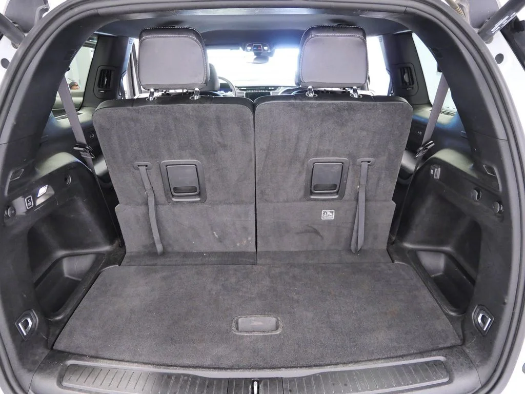 Used 2022 White Jeep Altitude image 17