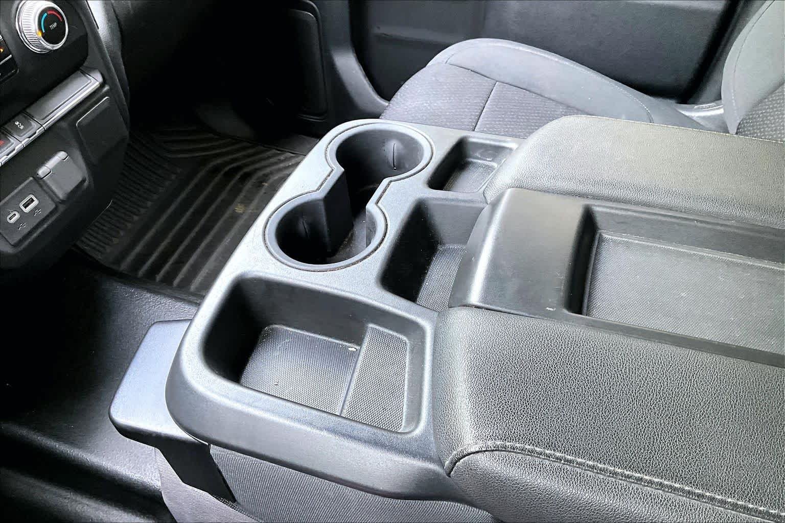 Used 2021 Summit White GMC  image 15
