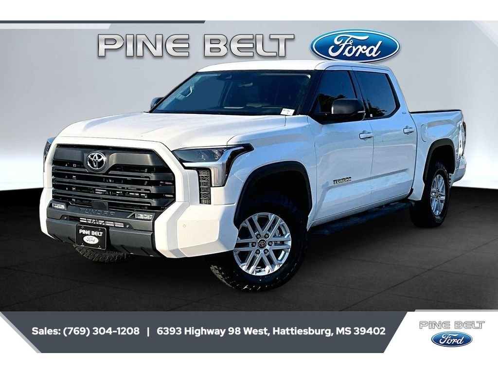 Used 2023 Ice Cap Toyota SR5 image 5