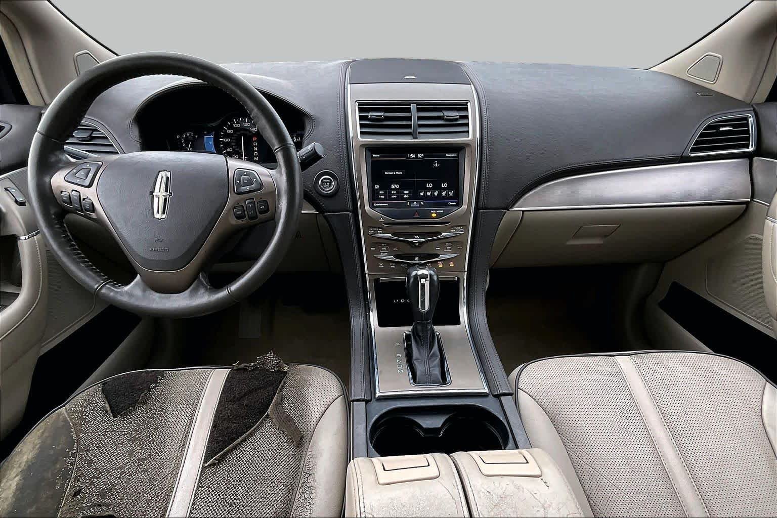 Used 2011 Tuxedo Black Metallic Lincoln  image 14