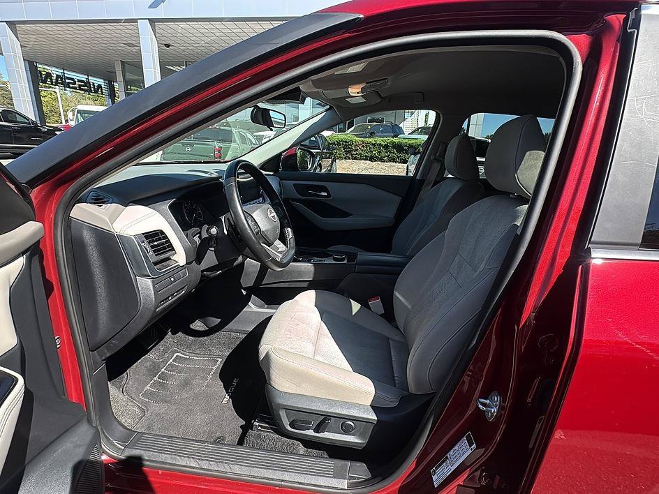Used 2025 Scarlet Ember Tintcoat Nissan SV image 13