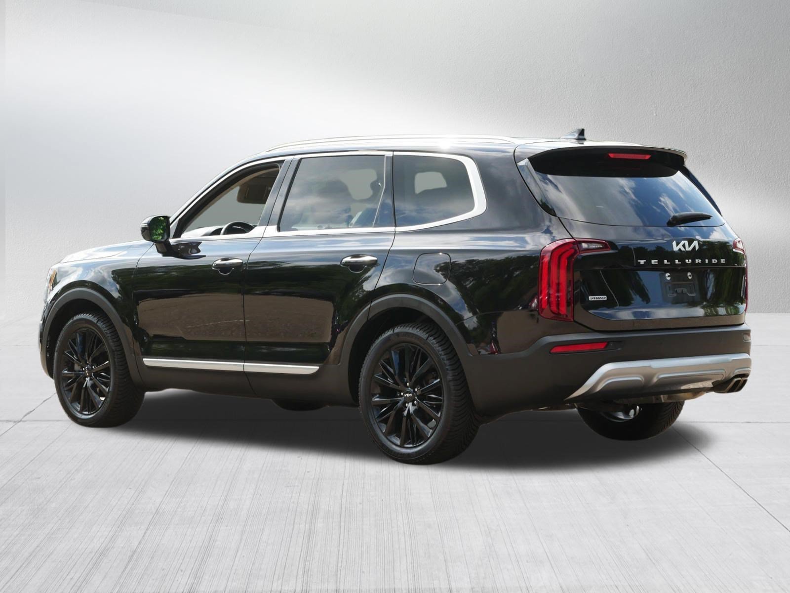 Used 2022 Black Copper Kia SX image 5