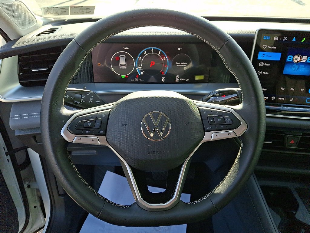 Used 2025 White Volkswagen 2.0T SE image 19