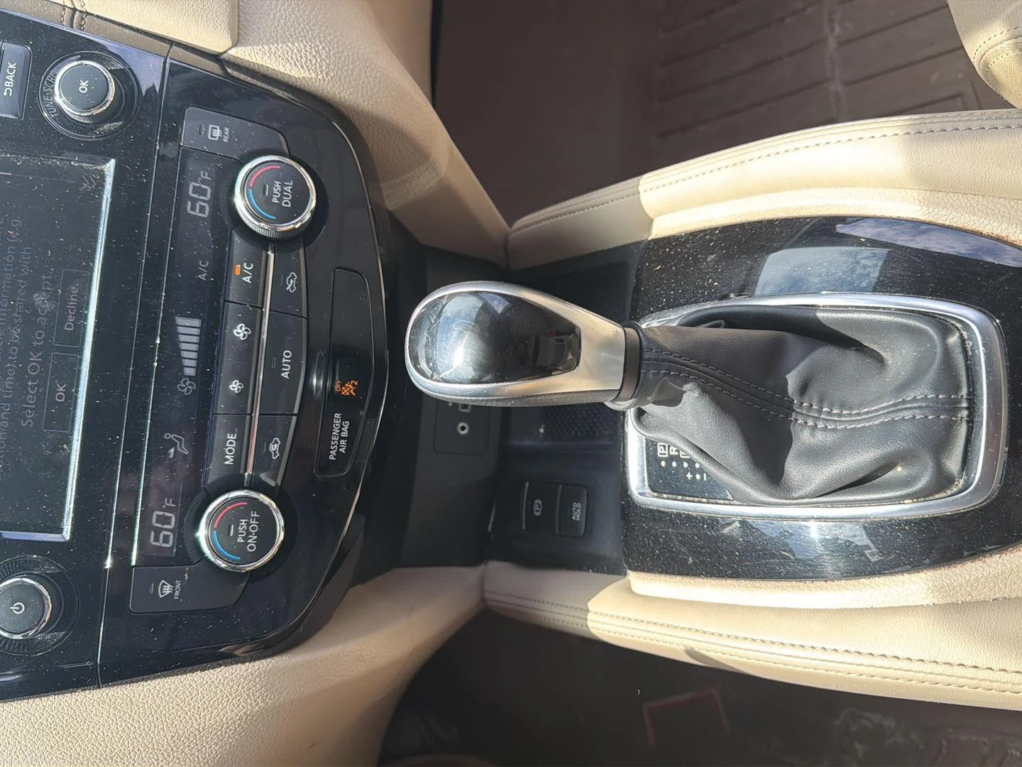 Used 2020 Midnight Pine Metallic Nissan SL image 9