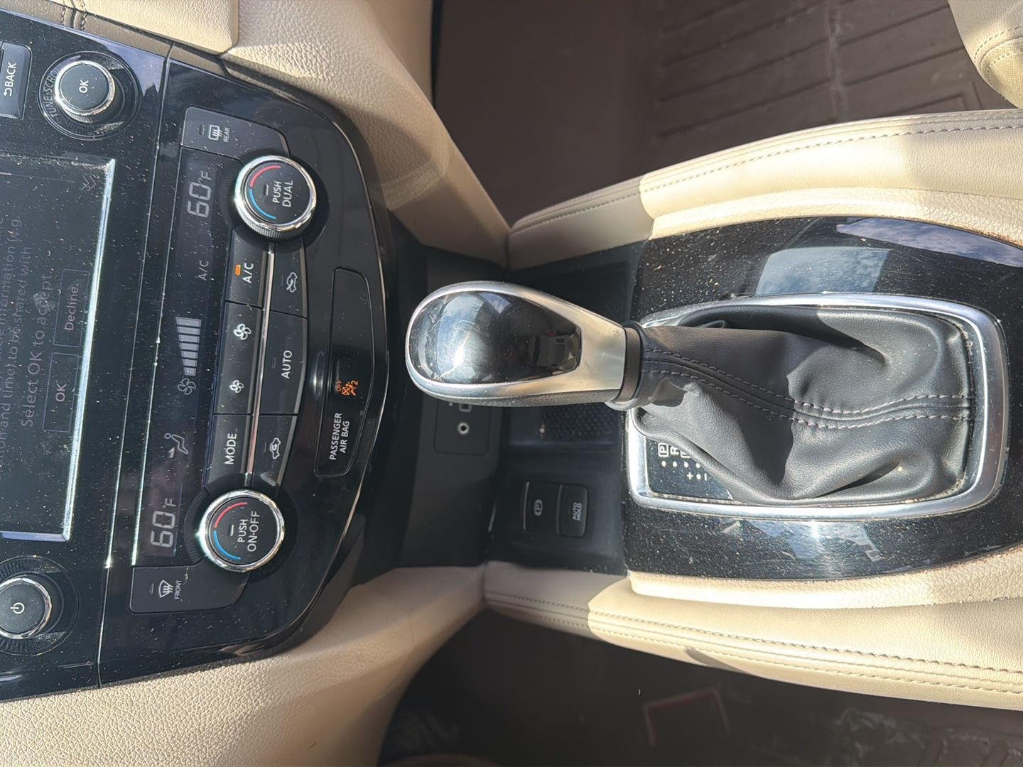 Used 2020 Midnight Pine Metallic Nissan SL image 9