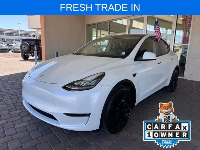 2022 Tesla Model Y Long Range Dual Motor All-Wheel Drive's photo