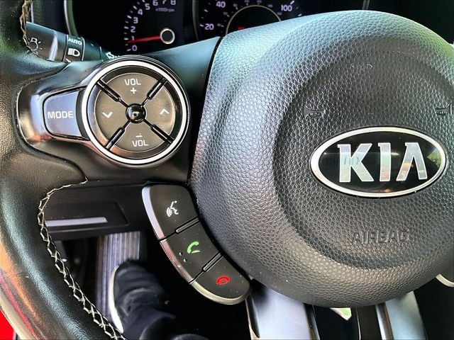 Used 2017 Red Kia Plus image 23