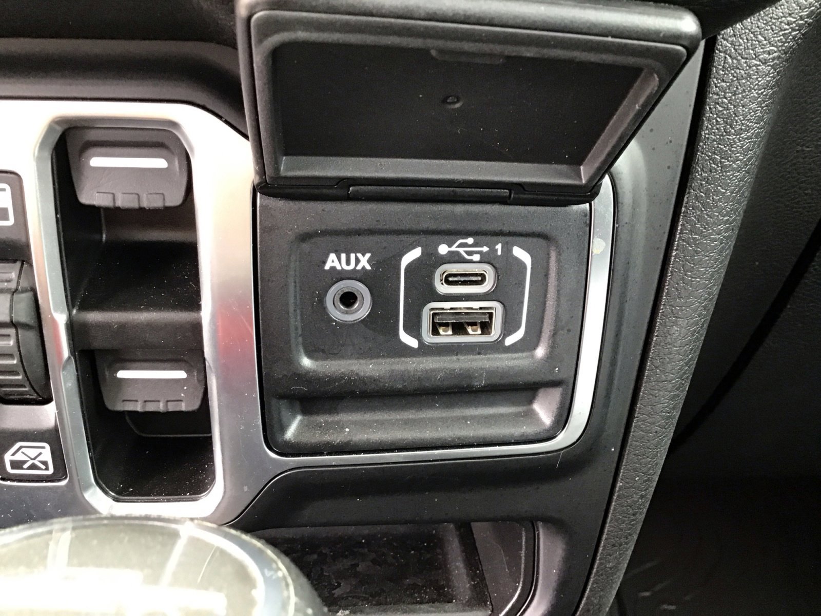 Used 2025 Anvil Clearcoat Jeep Sport image 19