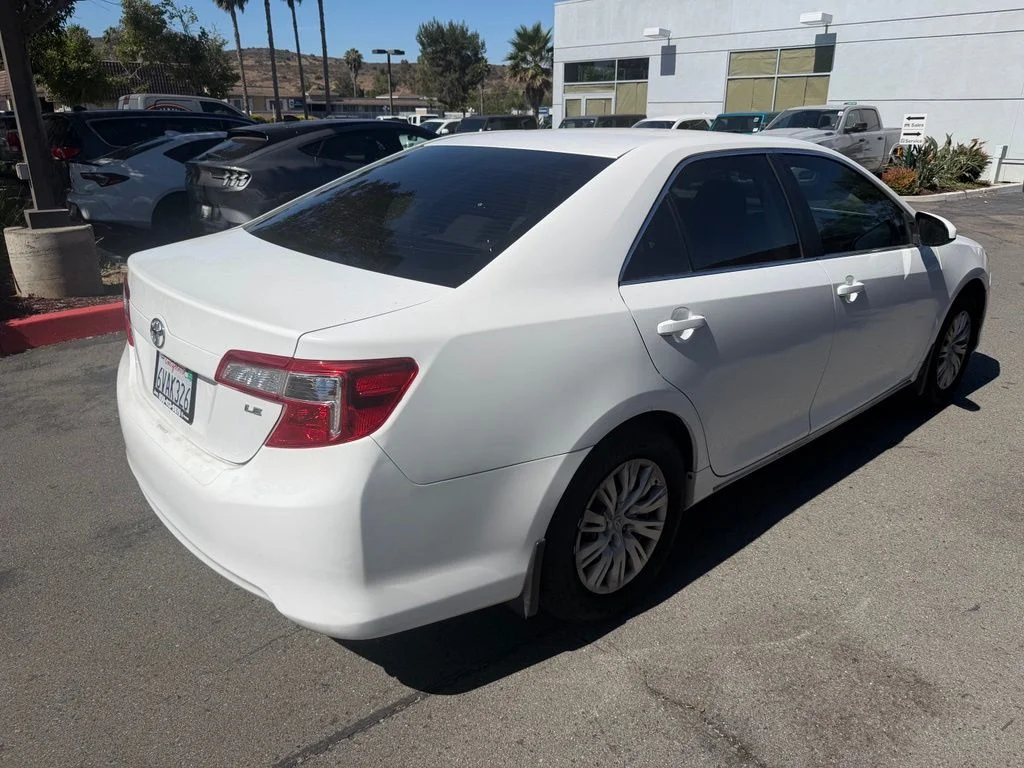 Used 2012 White Toyota LE image 12