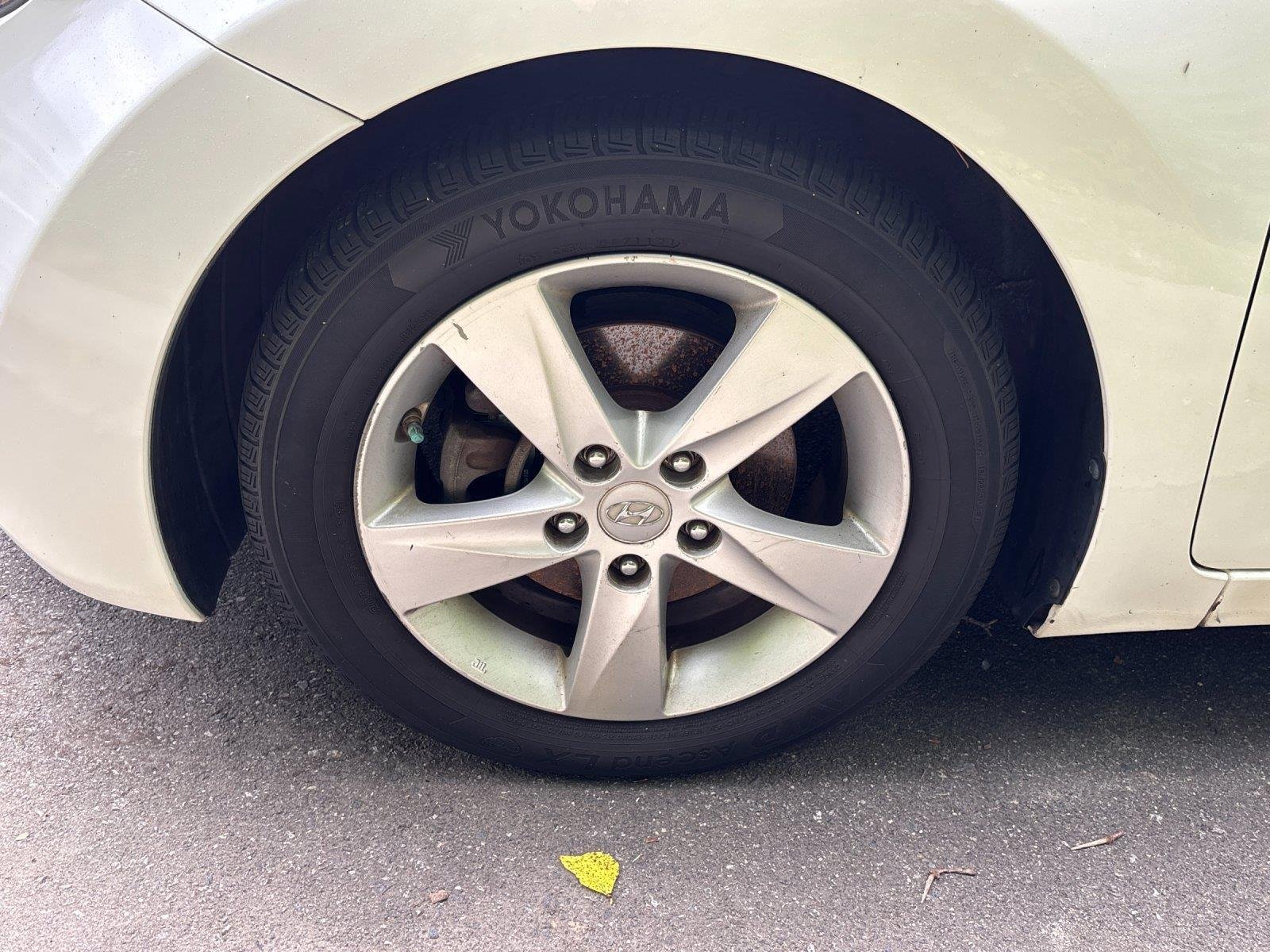 Used 2013 Shimmering White Hyundai GLS PZEV image 9