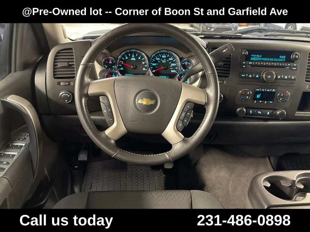 Used 2013 Red Chevrolet LT image 17