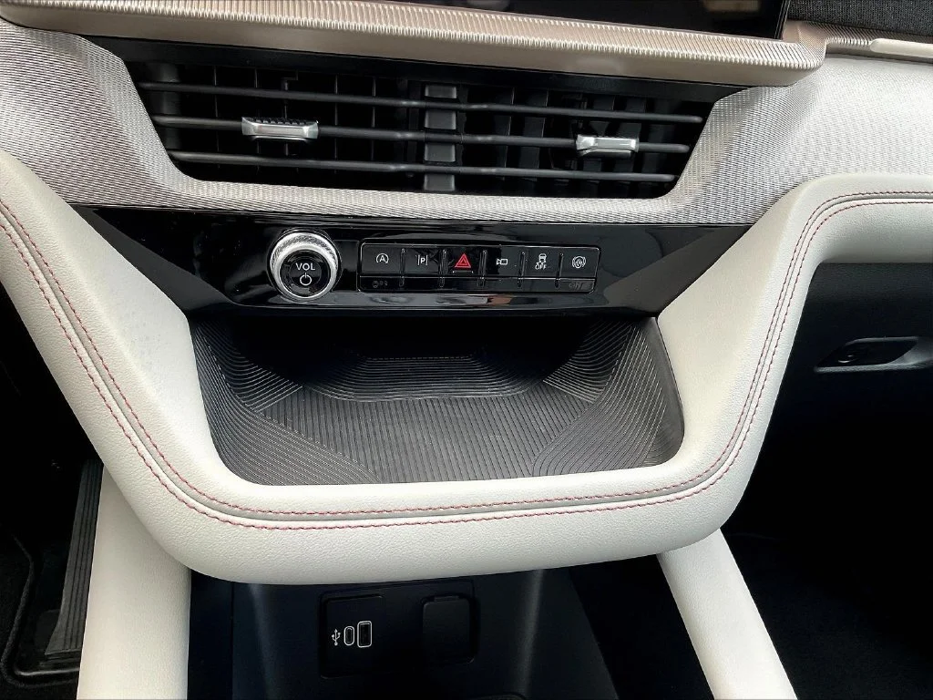 New 2026 Carbonized Gray Metallic Ford Active image 23
