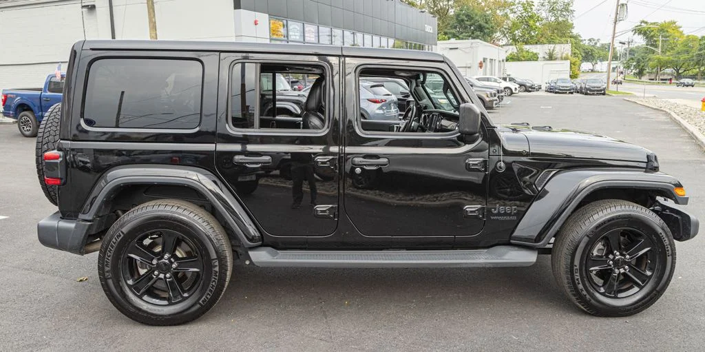 Used 2020 Black Jeep Unlimited Sahara Altitude image 7