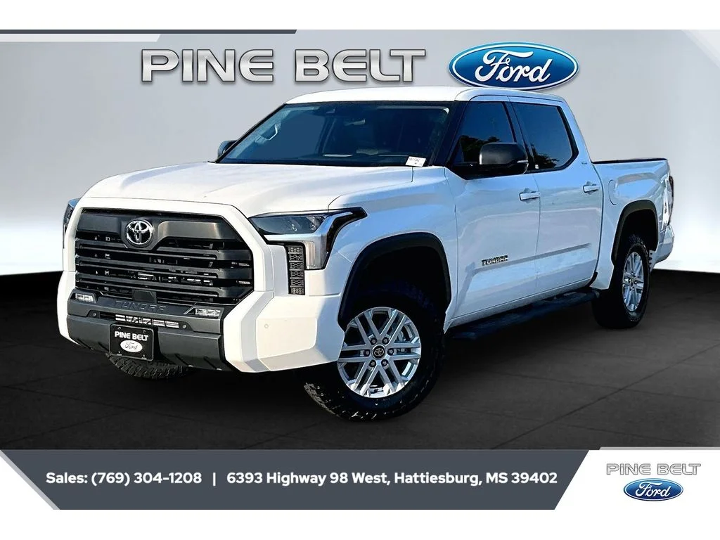 Used 2023 Ice Cap Toyota SR5 image 10