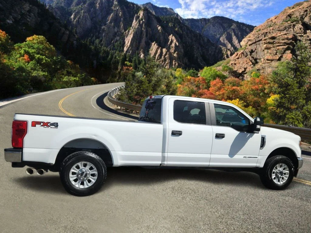 Used 2022 White Ford XL image 2