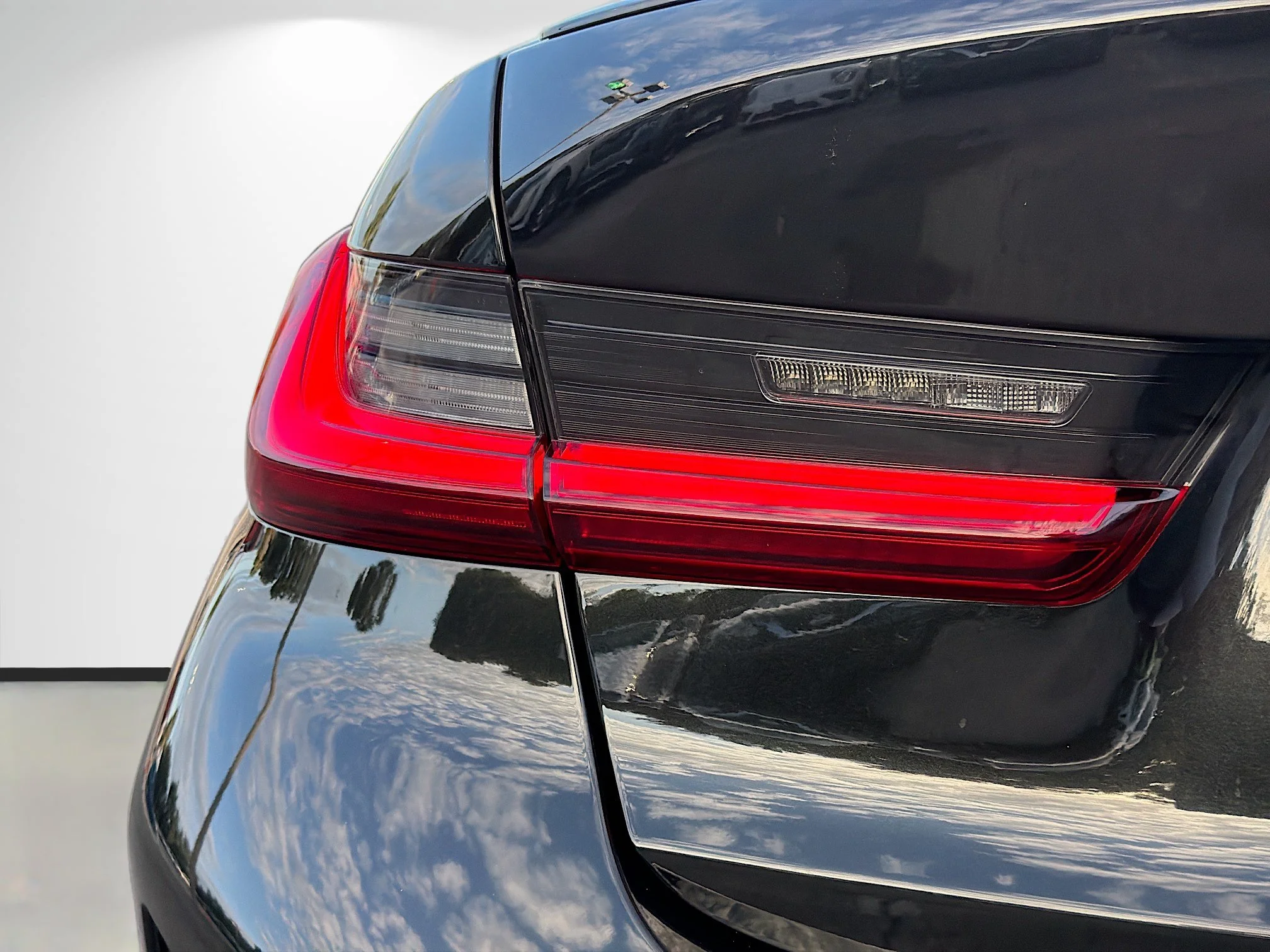 Used 2025 Black Sapphire Metallic BMW 330i image 10
