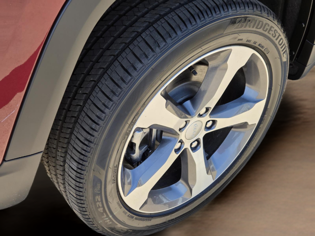 New 2026 Velvet Red Pearl-Coat Exterior Paint Jeep Limited image 23