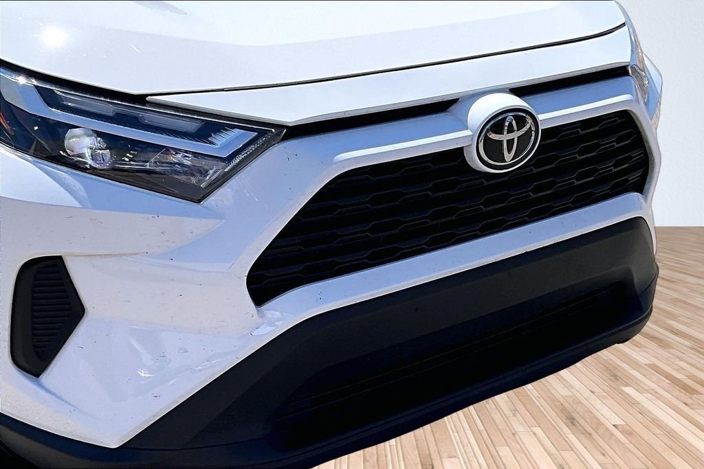 Used 2023 White Toyota XLE image 27
