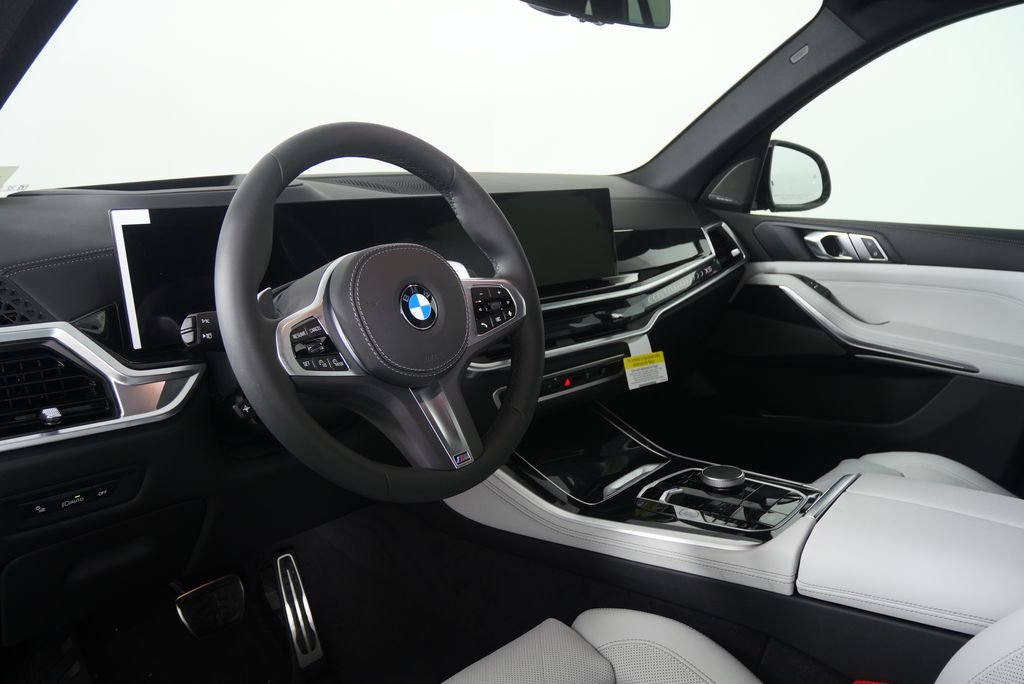 New 2026 Carbon Black Metallic BMW xDrive40i image 12