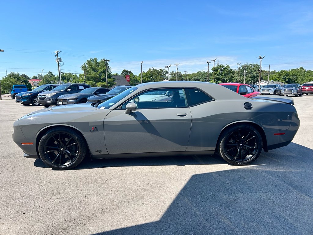 Used 2018 Destroyer Gray Clearcoat Dodge R/T image 4