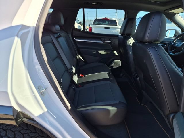 Used 2026 Summit White GMC AT4 image 31