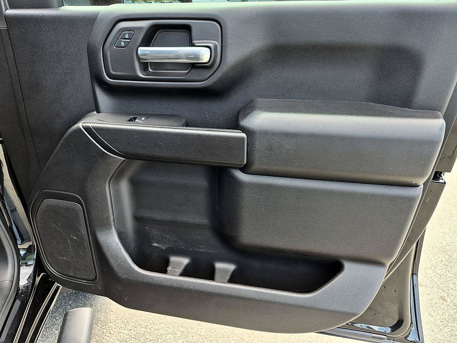 Used 2025 Black Chevrolet Custom image 32