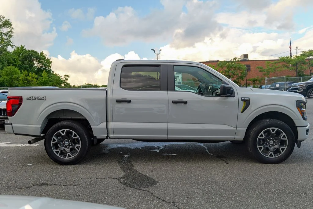 Used 2024 Avalanche Ford STX image 11