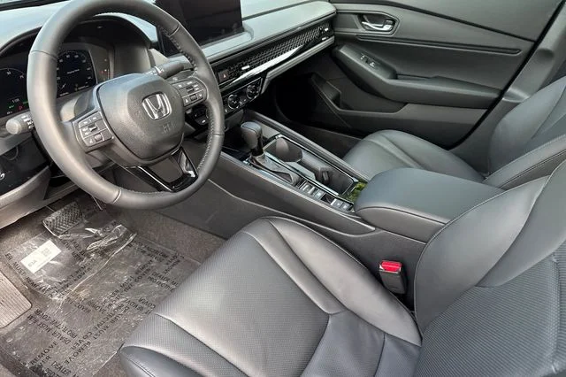 New 2026 Urban Gray Pearl Honda EX-L Hybrid image 10