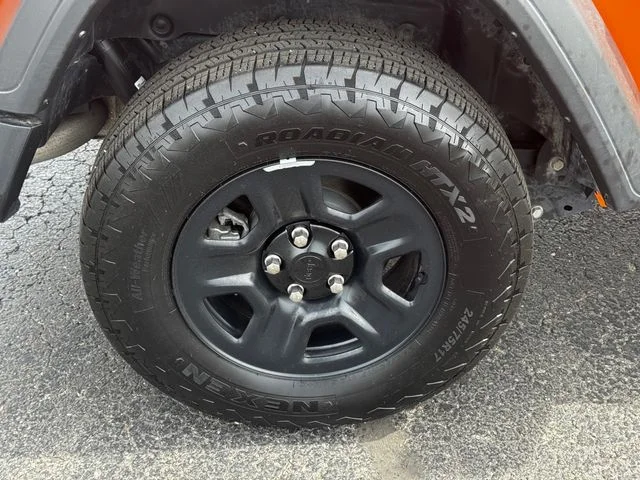 Certified Used 2025  Jeep Sport image 12