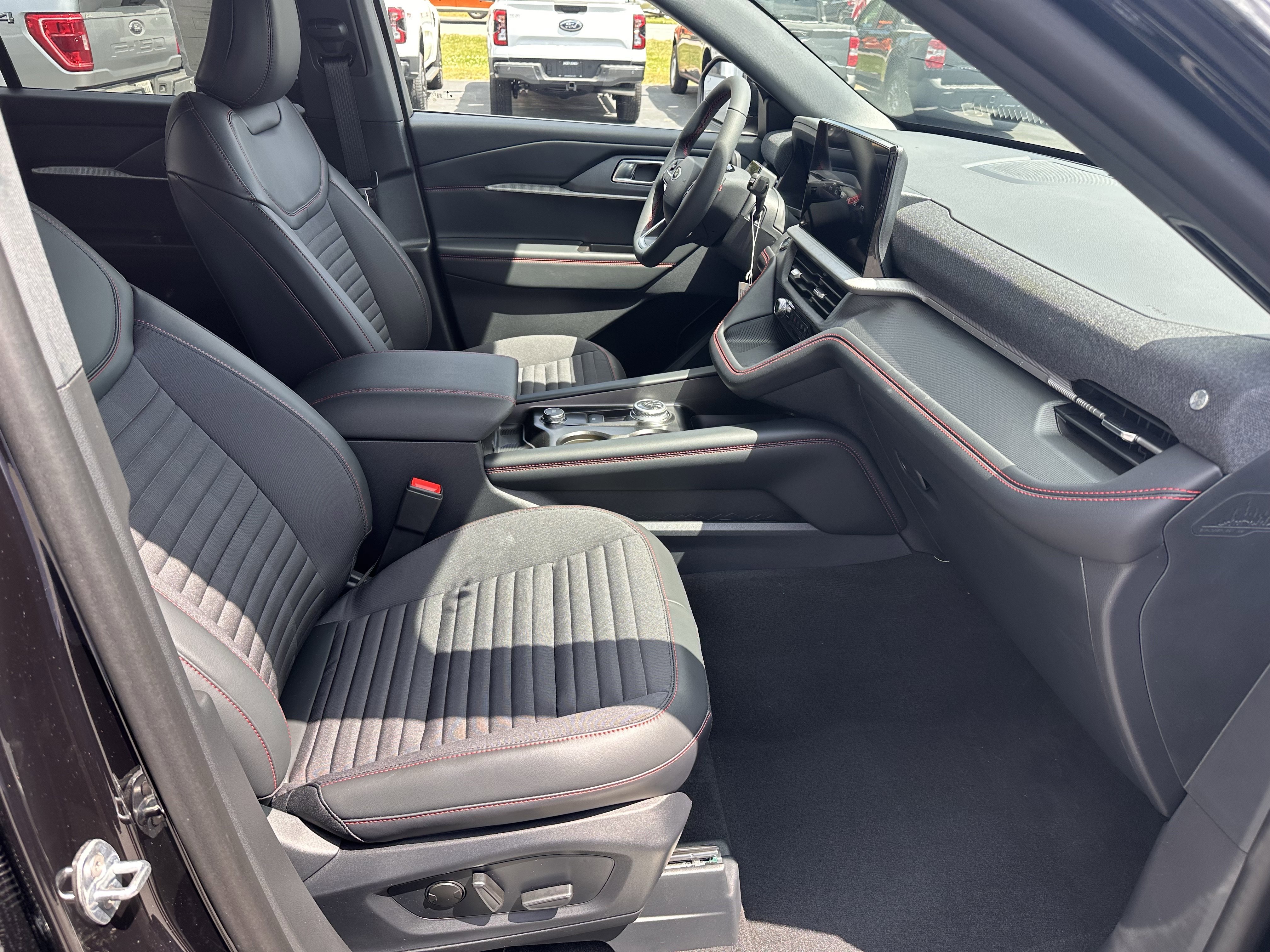 New 2026 Agate Black Metallic Ford ST-Line image 14