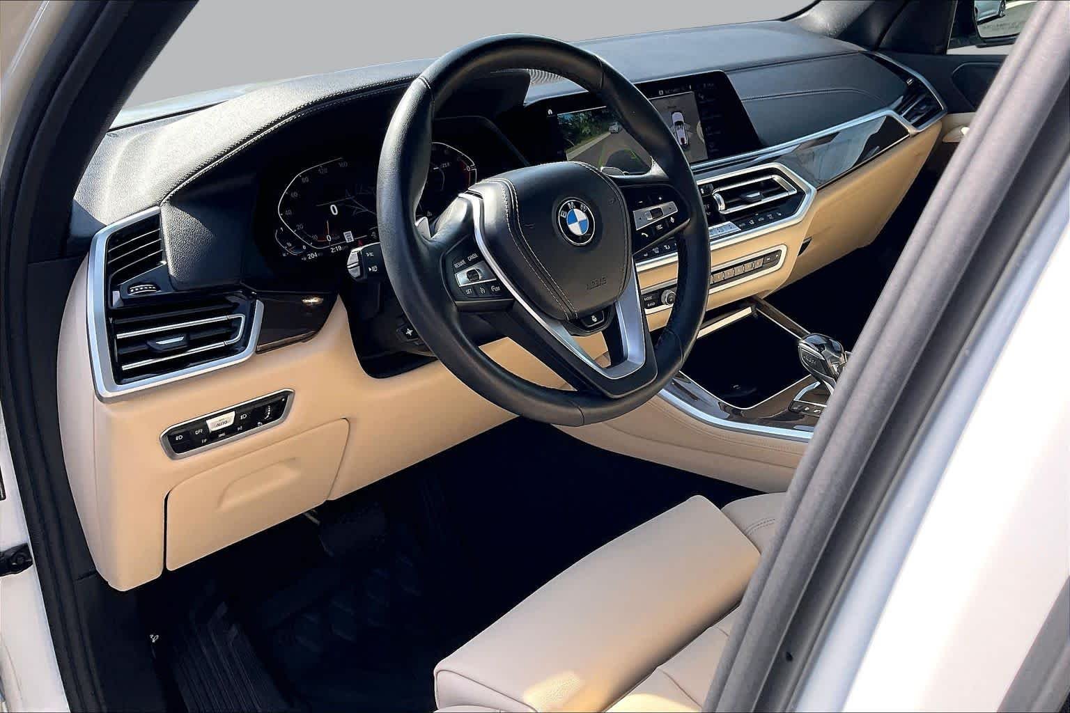 Used 2021 Mineral White Metallic BMW xDrive40i image 16