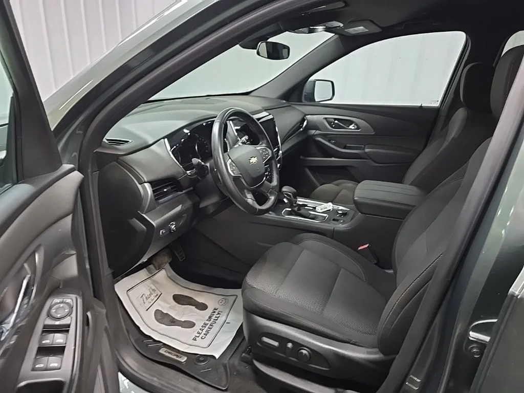 Used 2023 Green Chevrolet LT image 28
