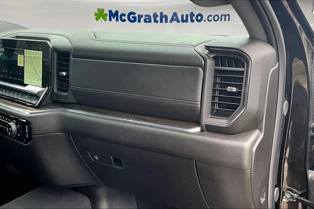Used 2025 Black Chevrolet LT image 30