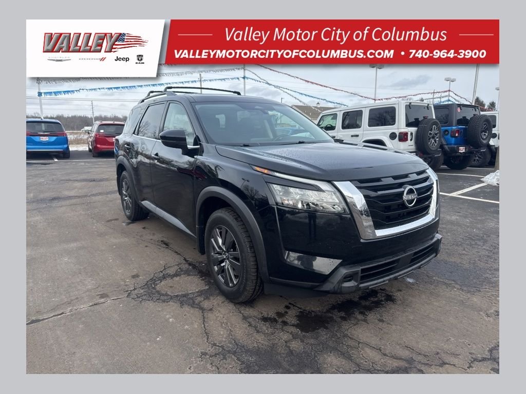 2023 Nissan Pathfinder SV