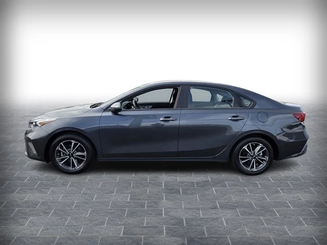 Used 2023 Gray Kia LXS image 4