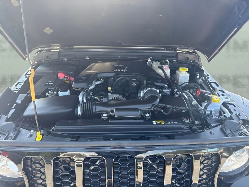 Used 2020 Black Jeep Sport image 25