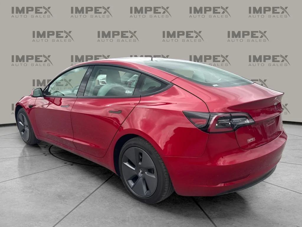 Used 2022 Red Tesla Long Range image 2