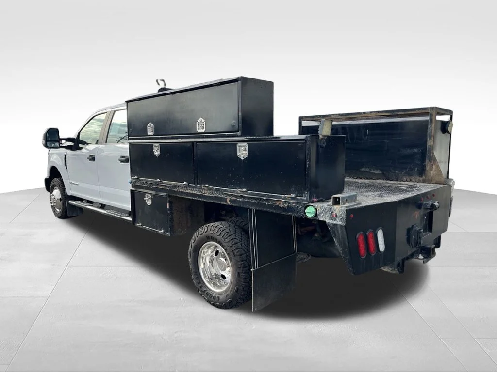 Used 2022 White Ford XL image 7