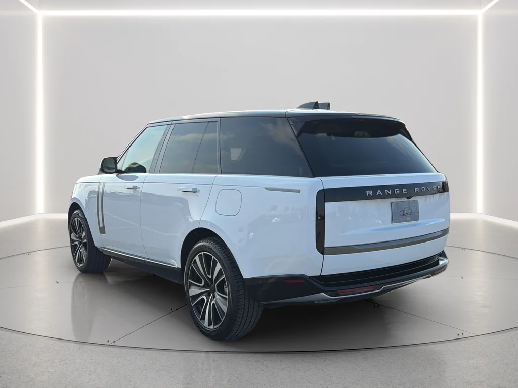 Used 2026 White Land Rover SE image 15