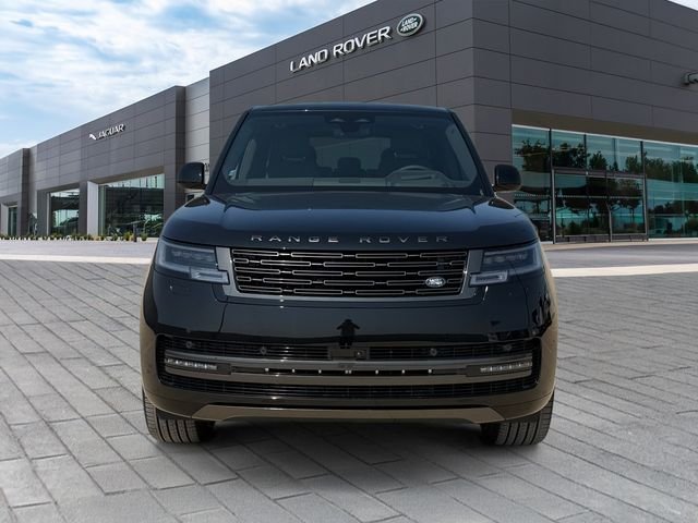 New 2026 Santorini Black Land Rover SE image 8