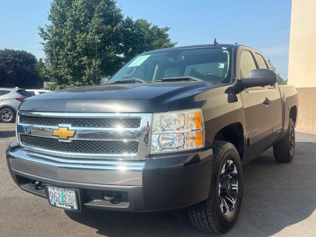 Used 2008 Black Chevrolet LT image 11